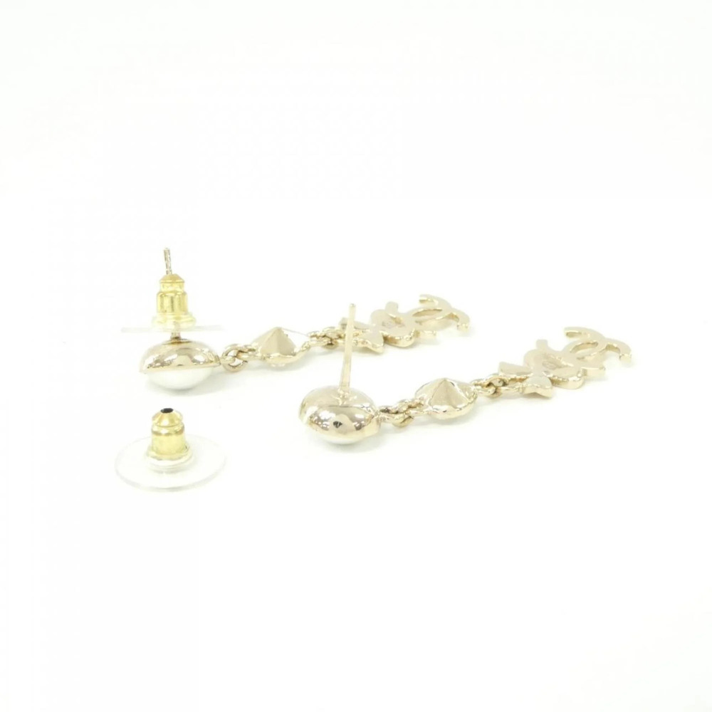 CHANEL White Earrings - Picture 3 of 3